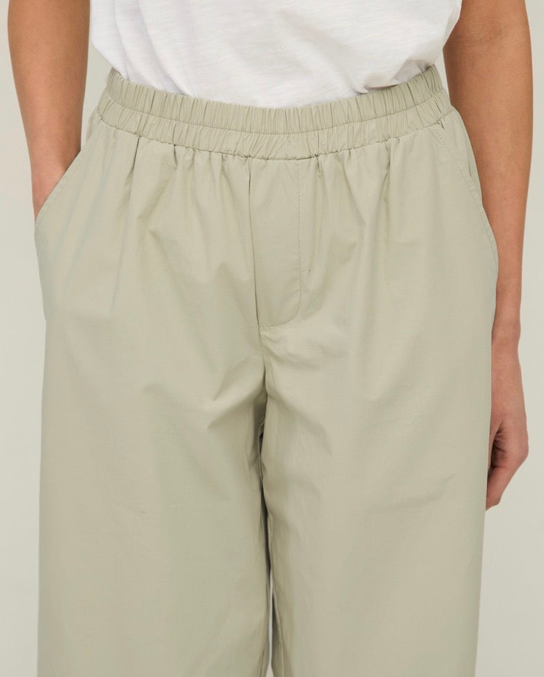 Cotton Trouser with Button at the Hem