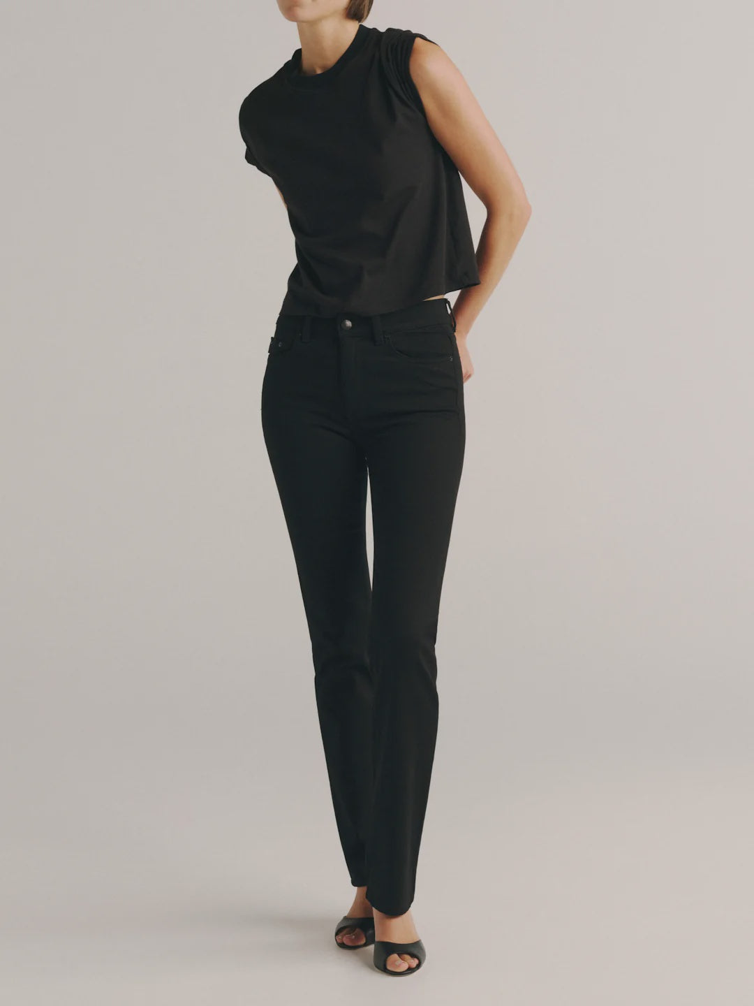 Mara Straight 31" - Black