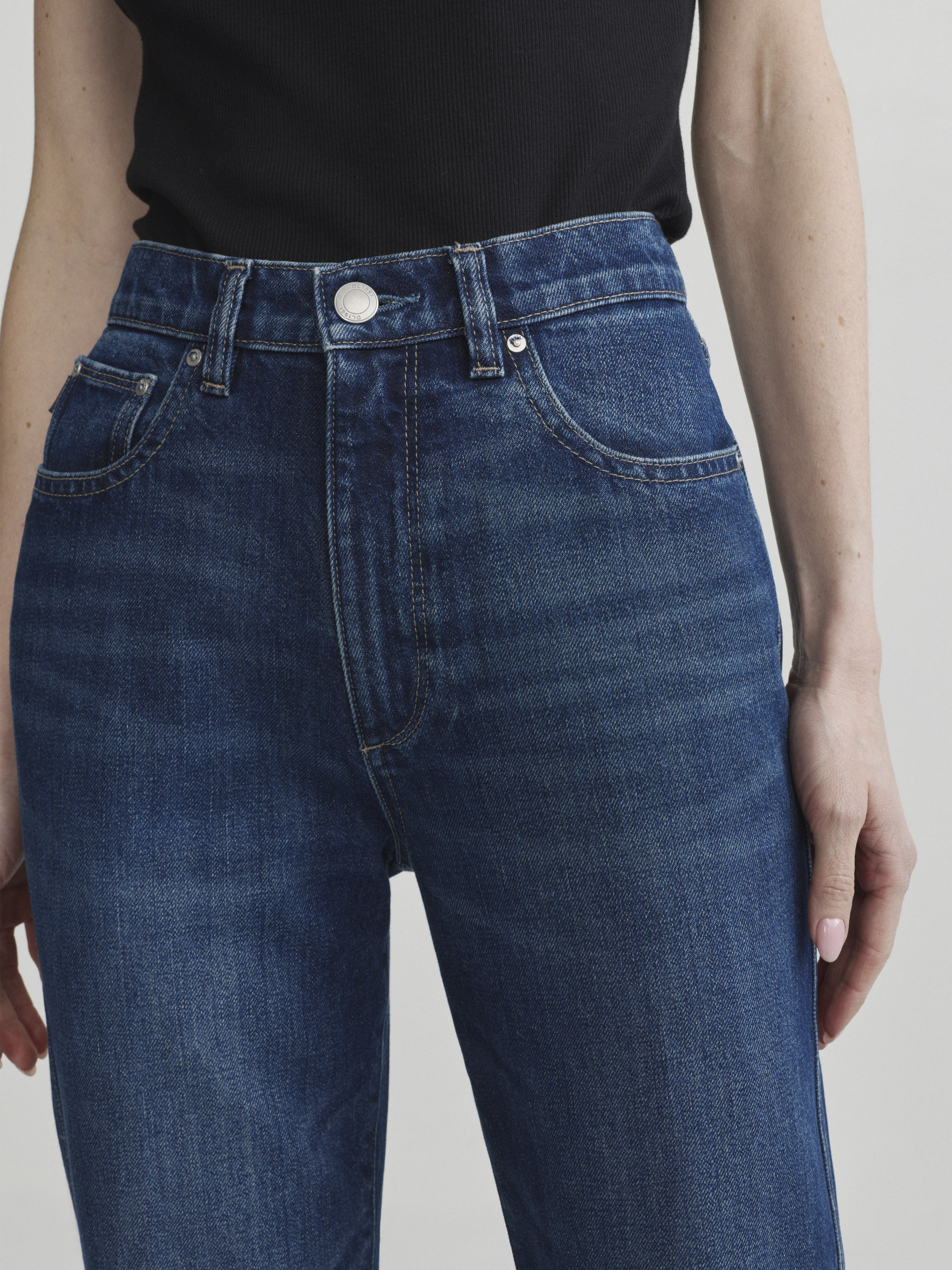 Cate Classic Straight