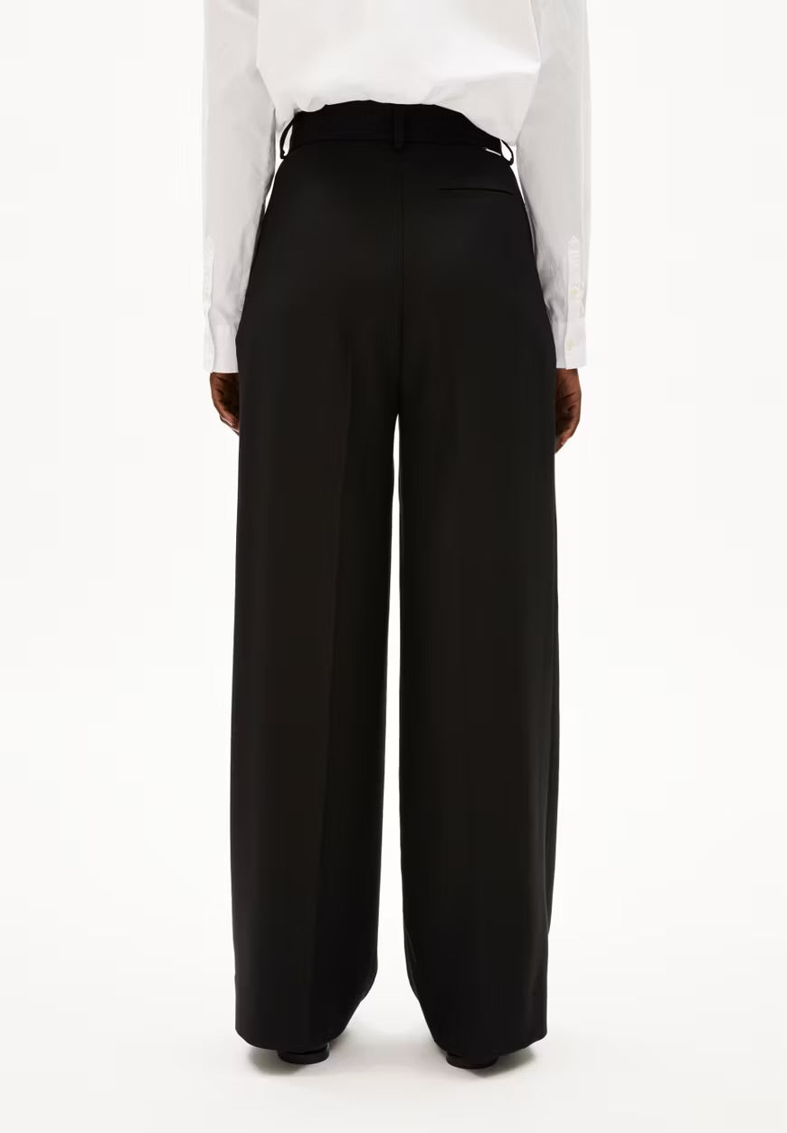 Kaayua Pants