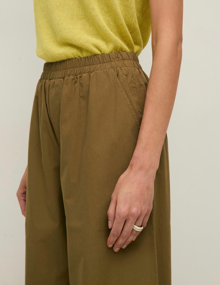 Cotton Trouser with Button at the Hem