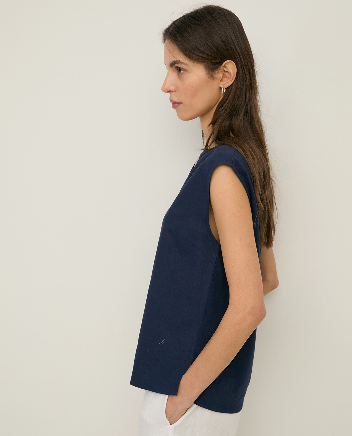 Sleeveless Linen and Cotton Blouse