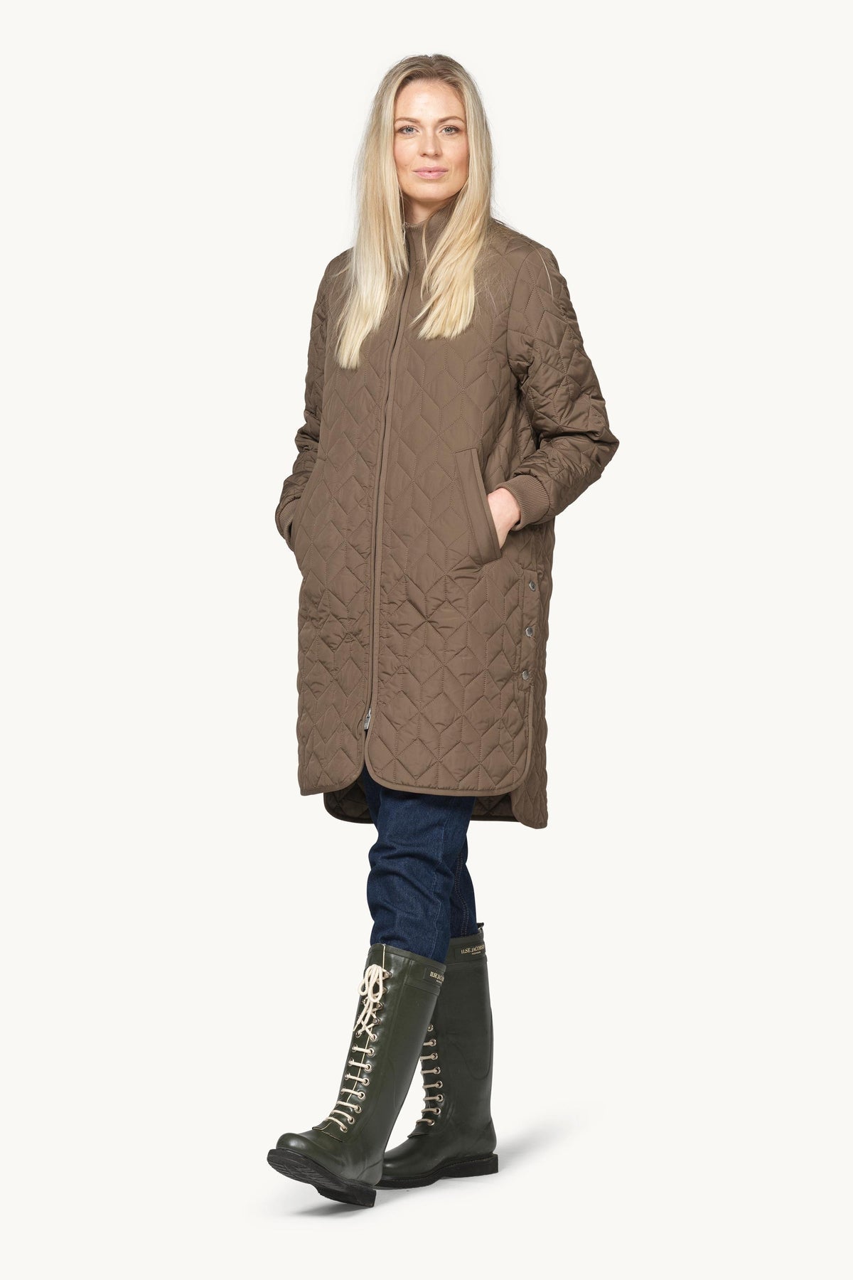 ART06 Long Quilted Jacket