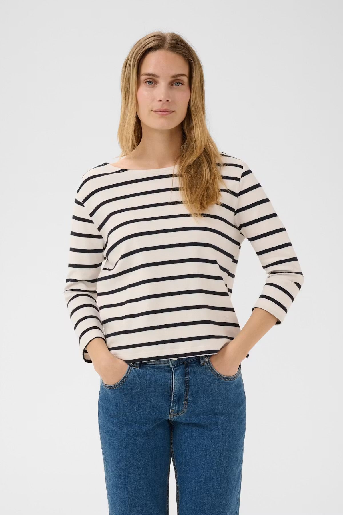Nela T-Shirt