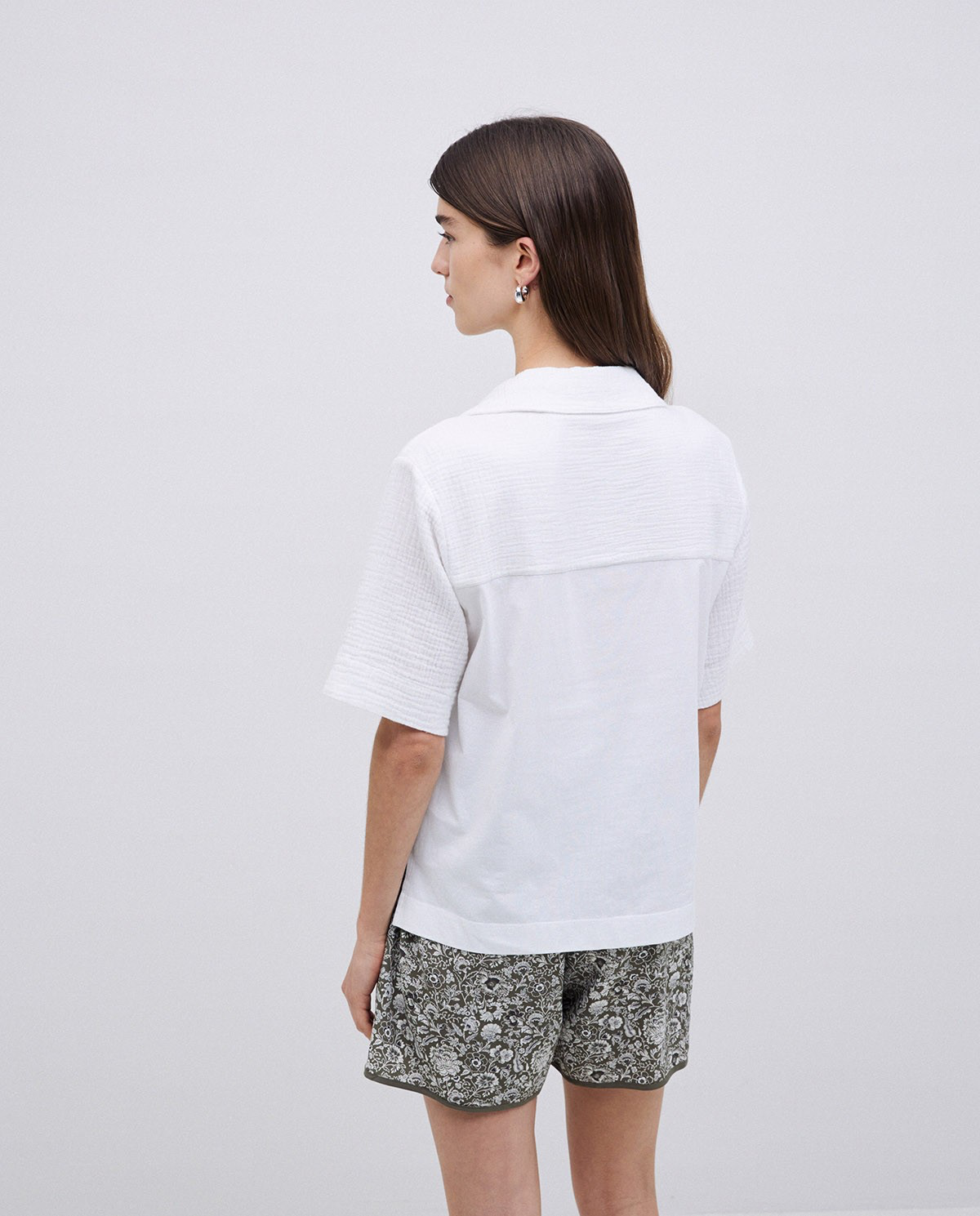 White Two-Material Lapel-Collar Shirt