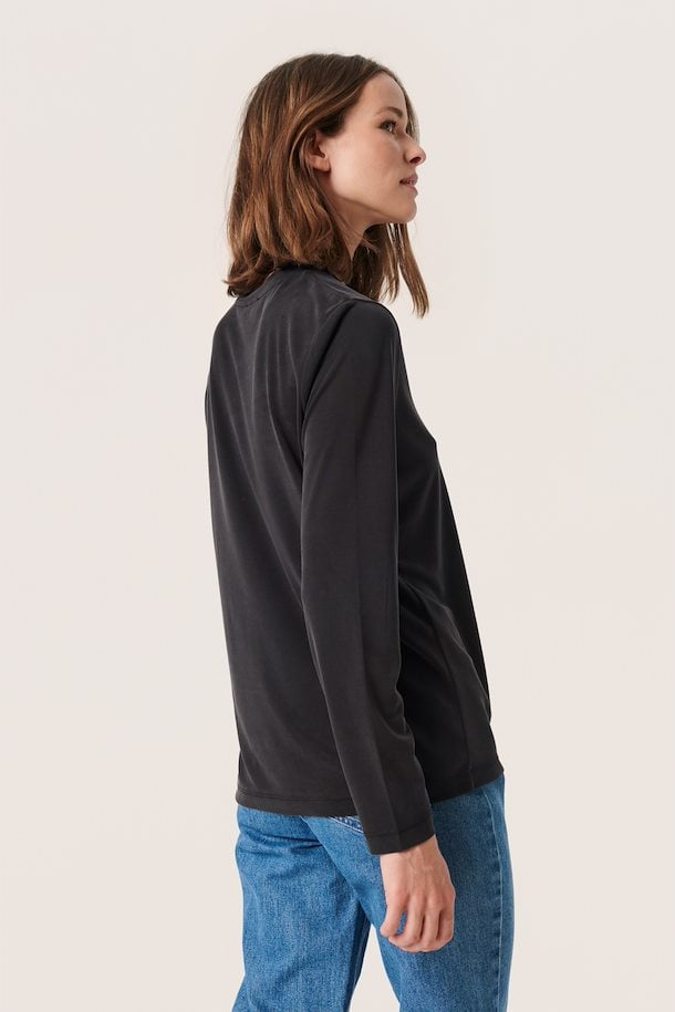 Columbine Loose Fit Long-Sleeve