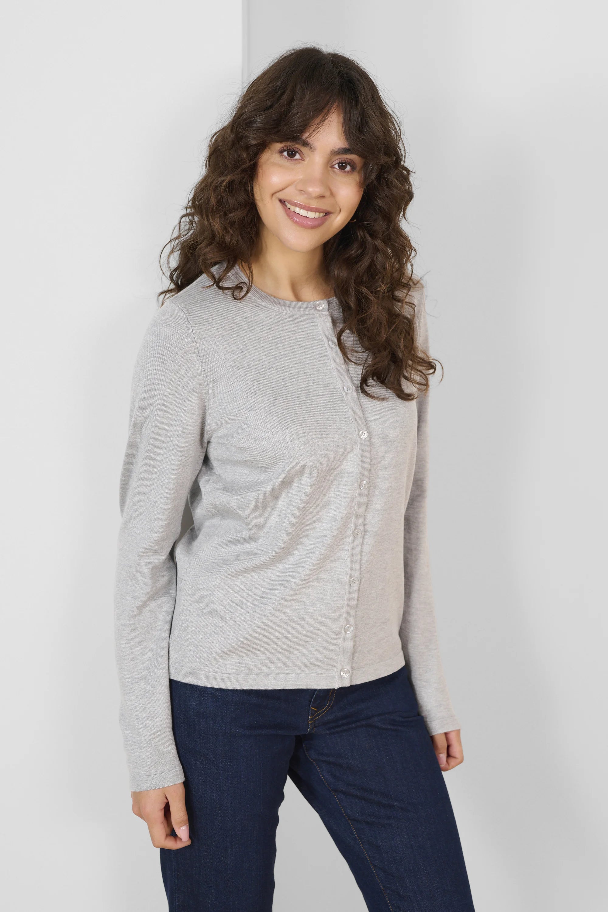 Mila R-Neck Cardigan