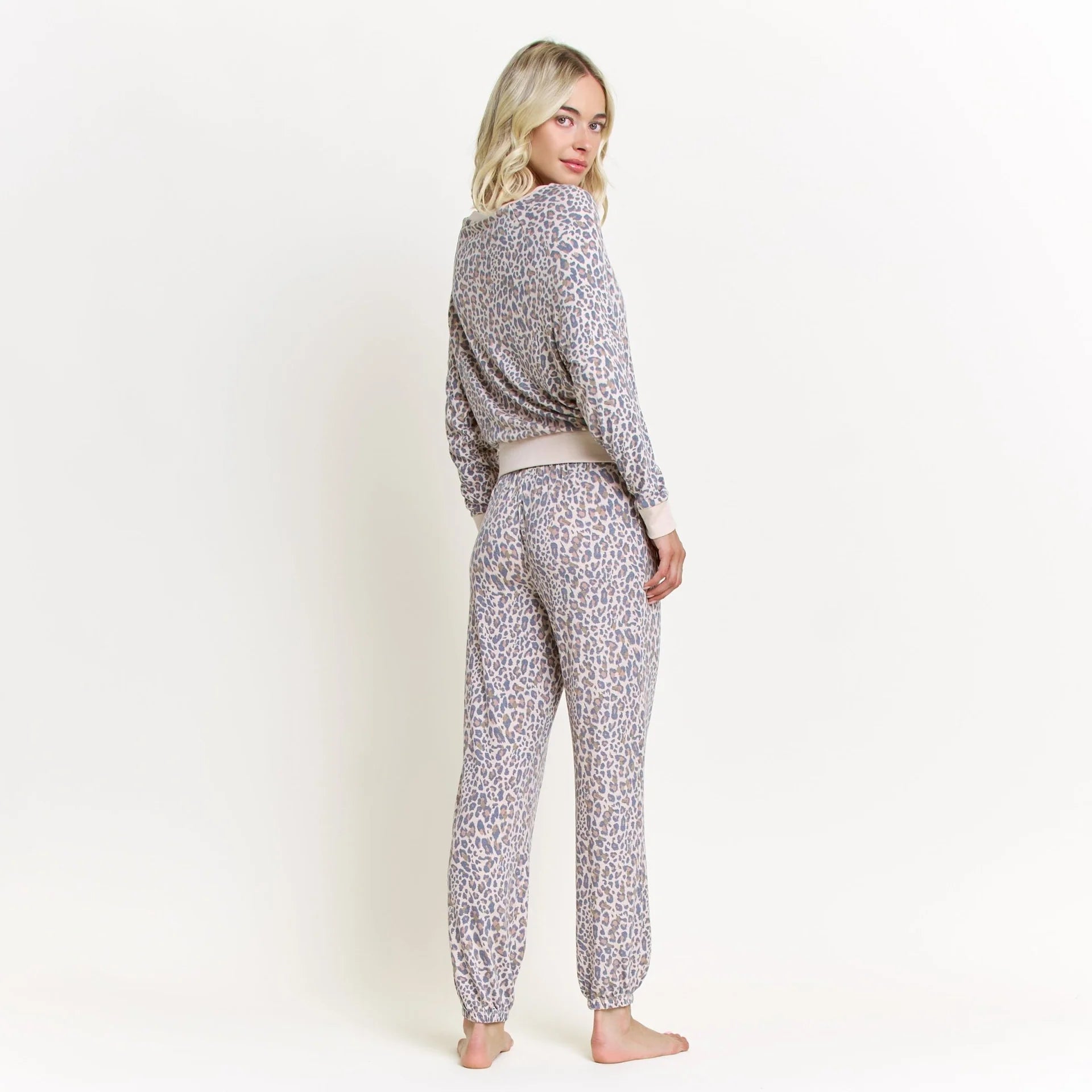 Star Seeker Lounge Set