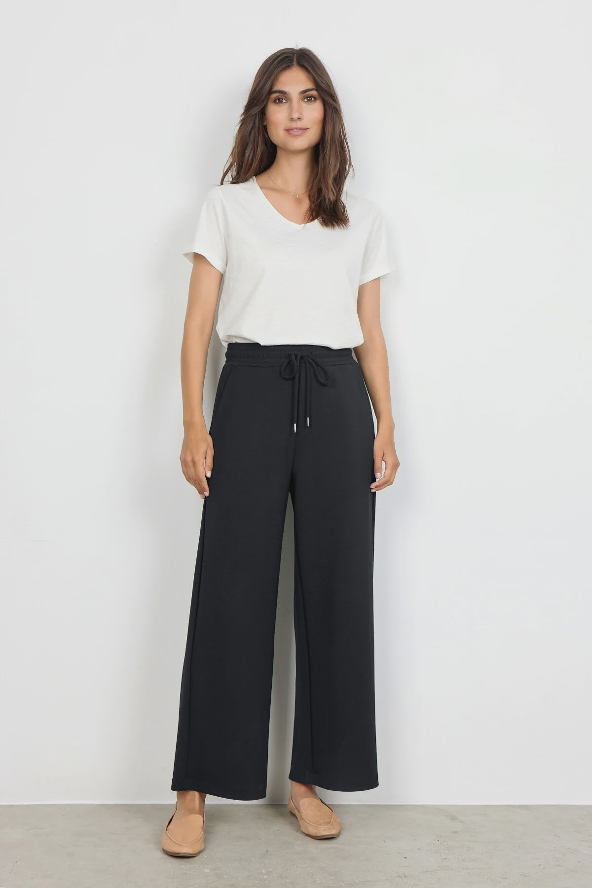 Banu 33 Pant