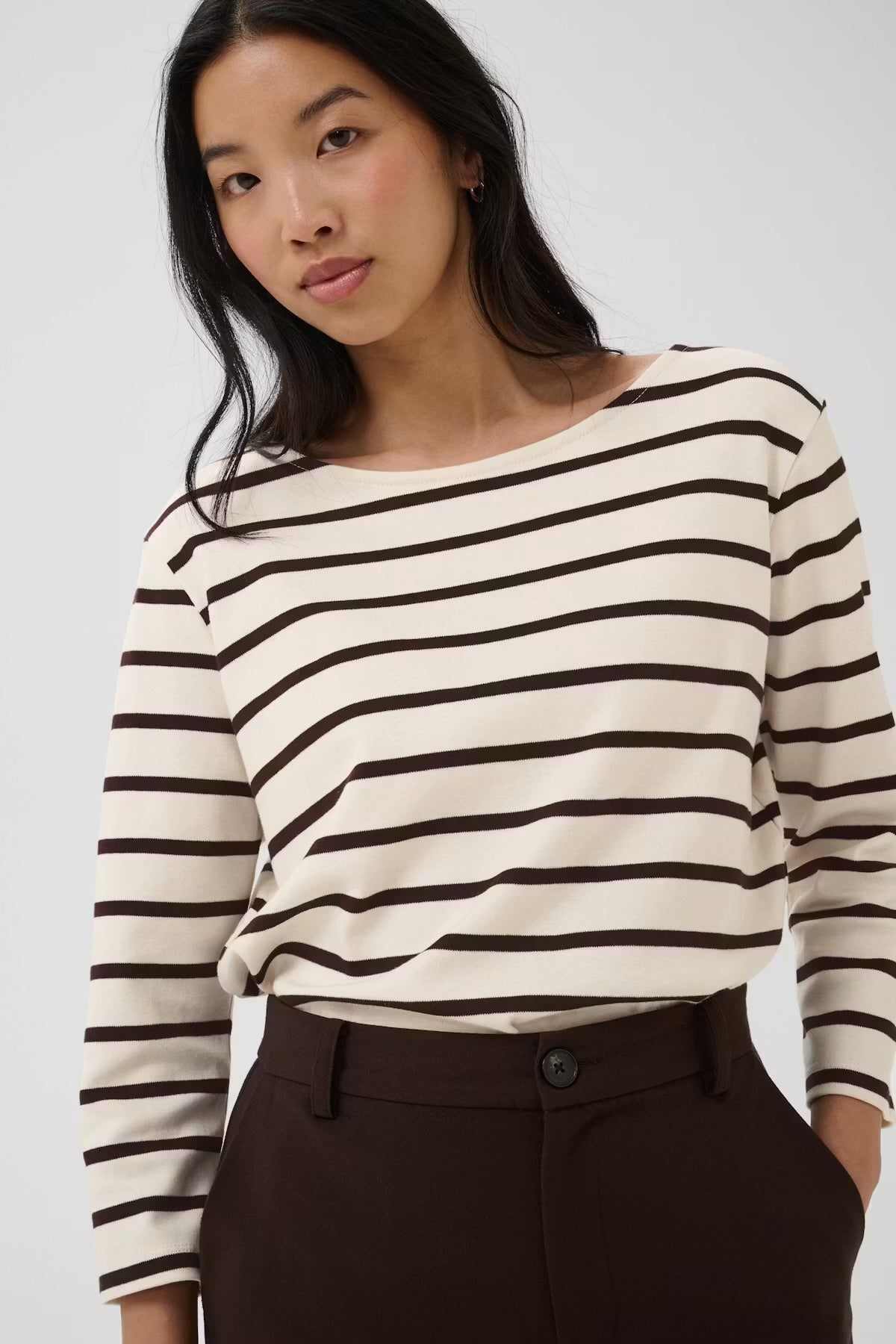 Nela T-Shirt