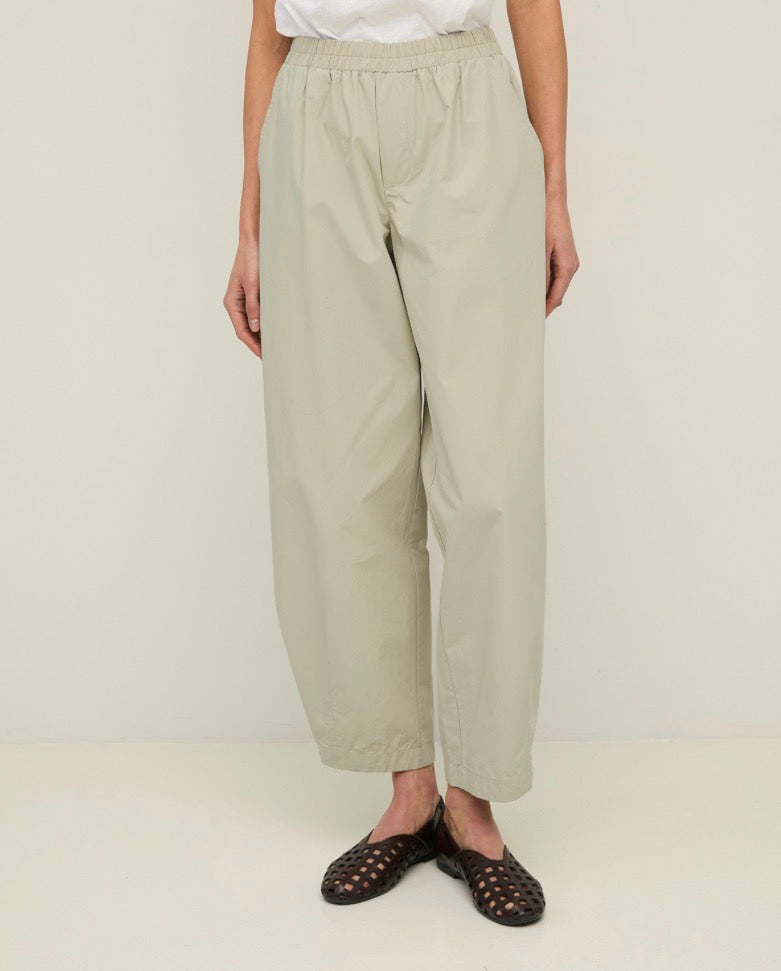 Cotton Trouser with Button at the Hem