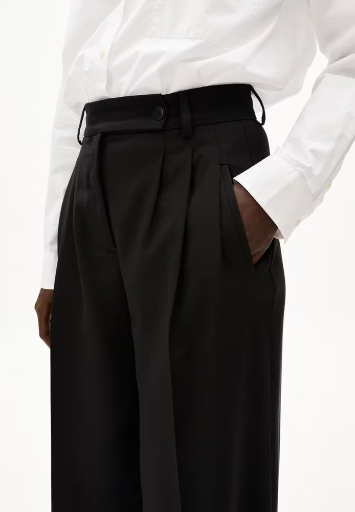 Kaayua Pants