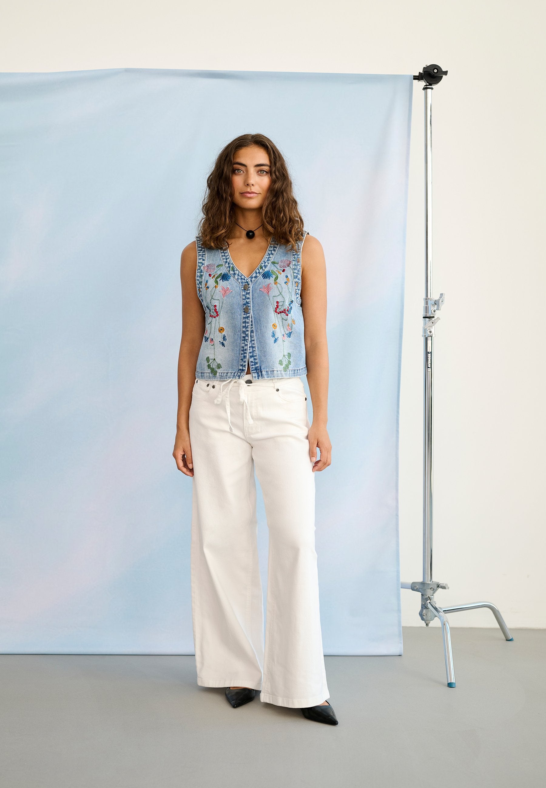 Tiala Aniceta Emroidery Waistcoat