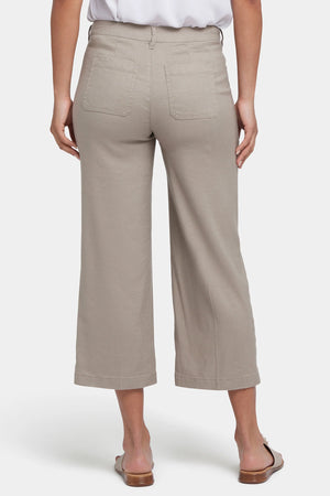 Wide Leg Cargo Capri Pants