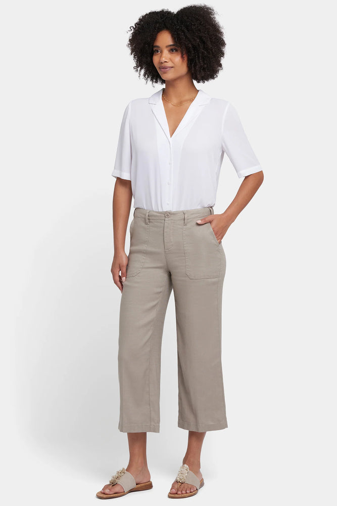 Wide Leg Cargo Capri Pants