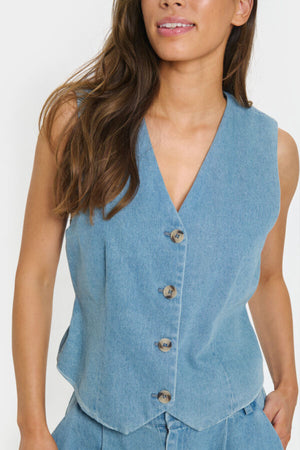 Jaclyn Vest