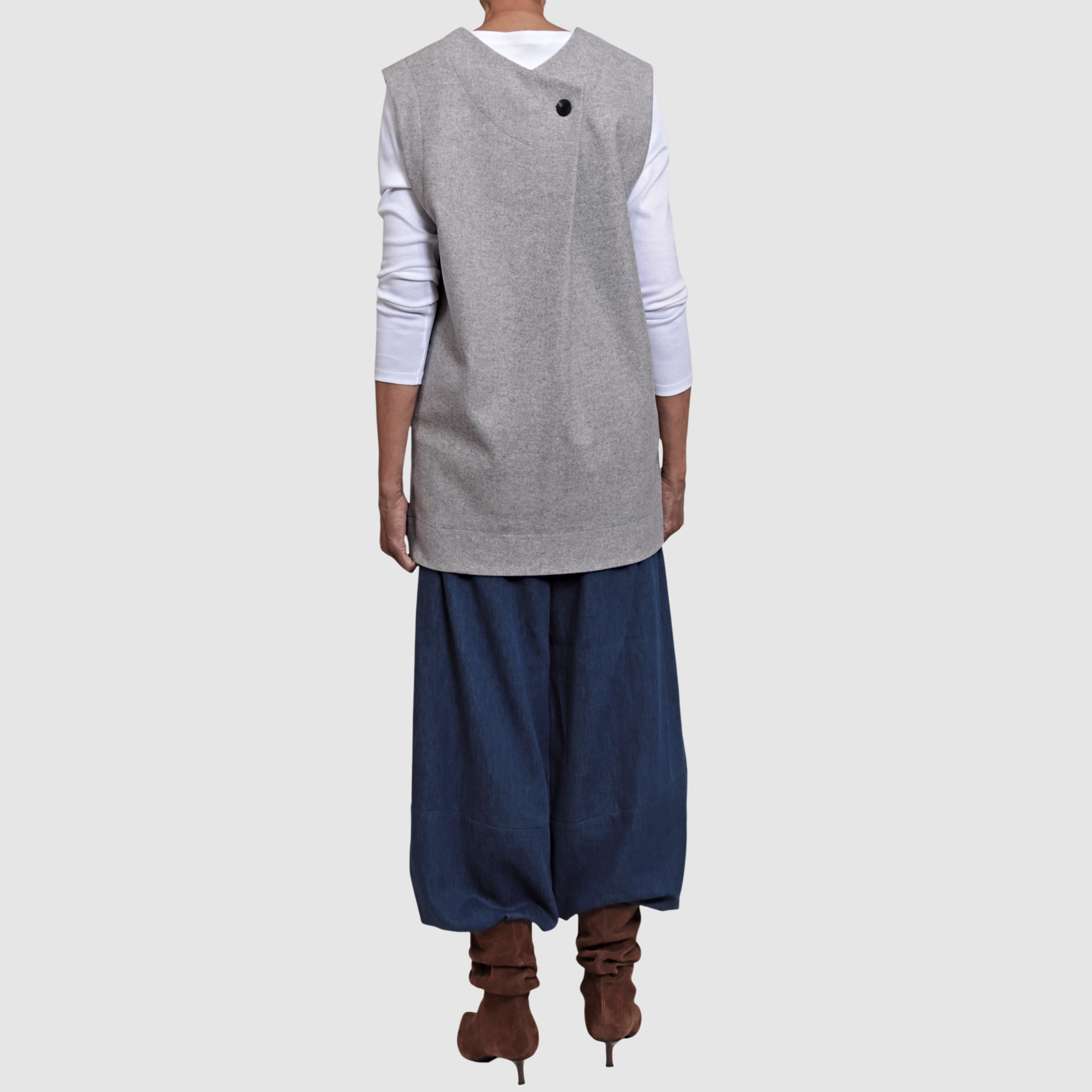 Amira Kansa Vest