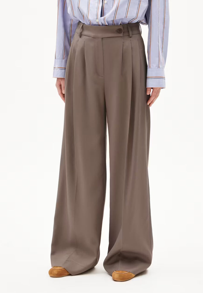 Kaayua Pants