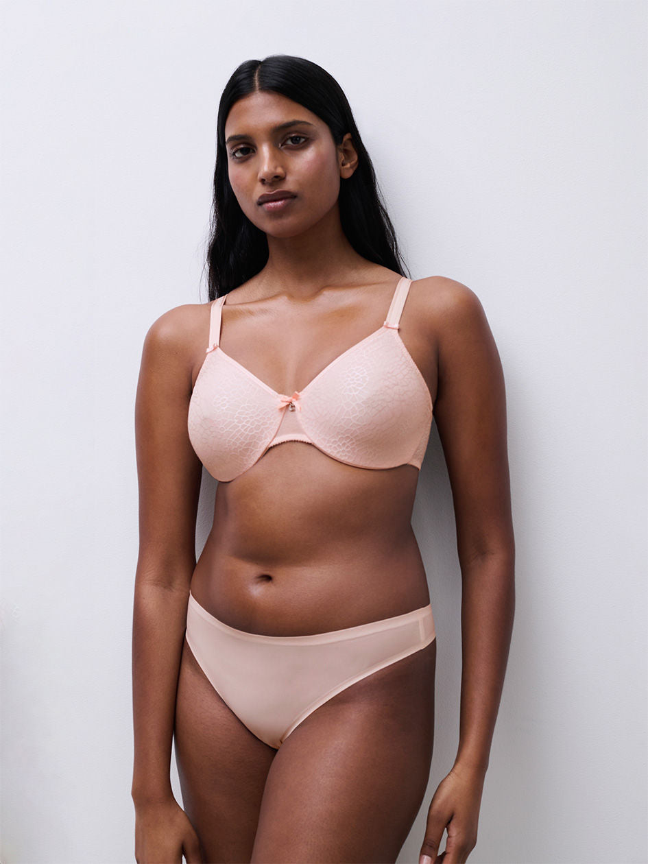 C Magnifique Seamless Unlined Minimizer