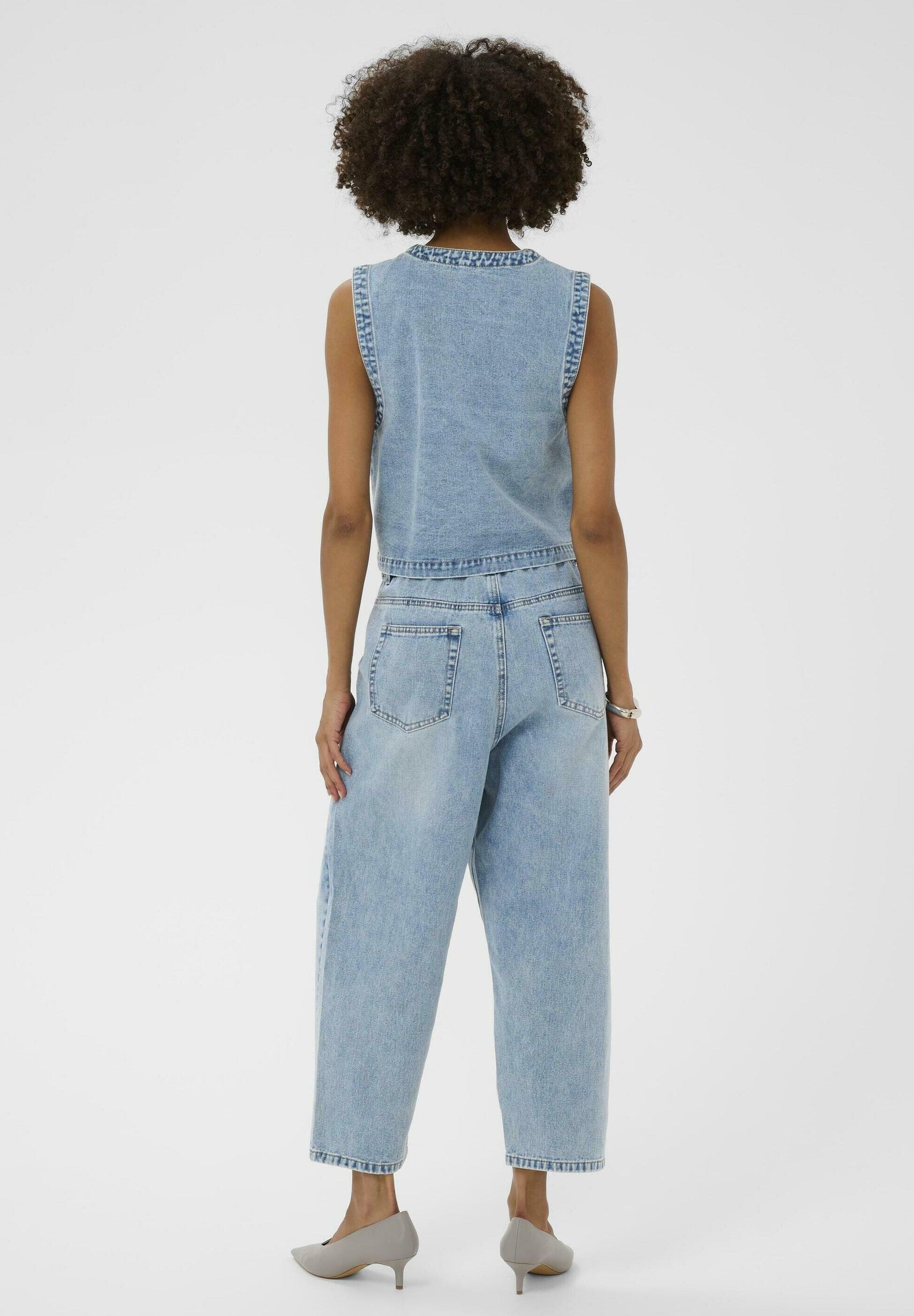 Tiala Aniceta Emroidery Waistcoat