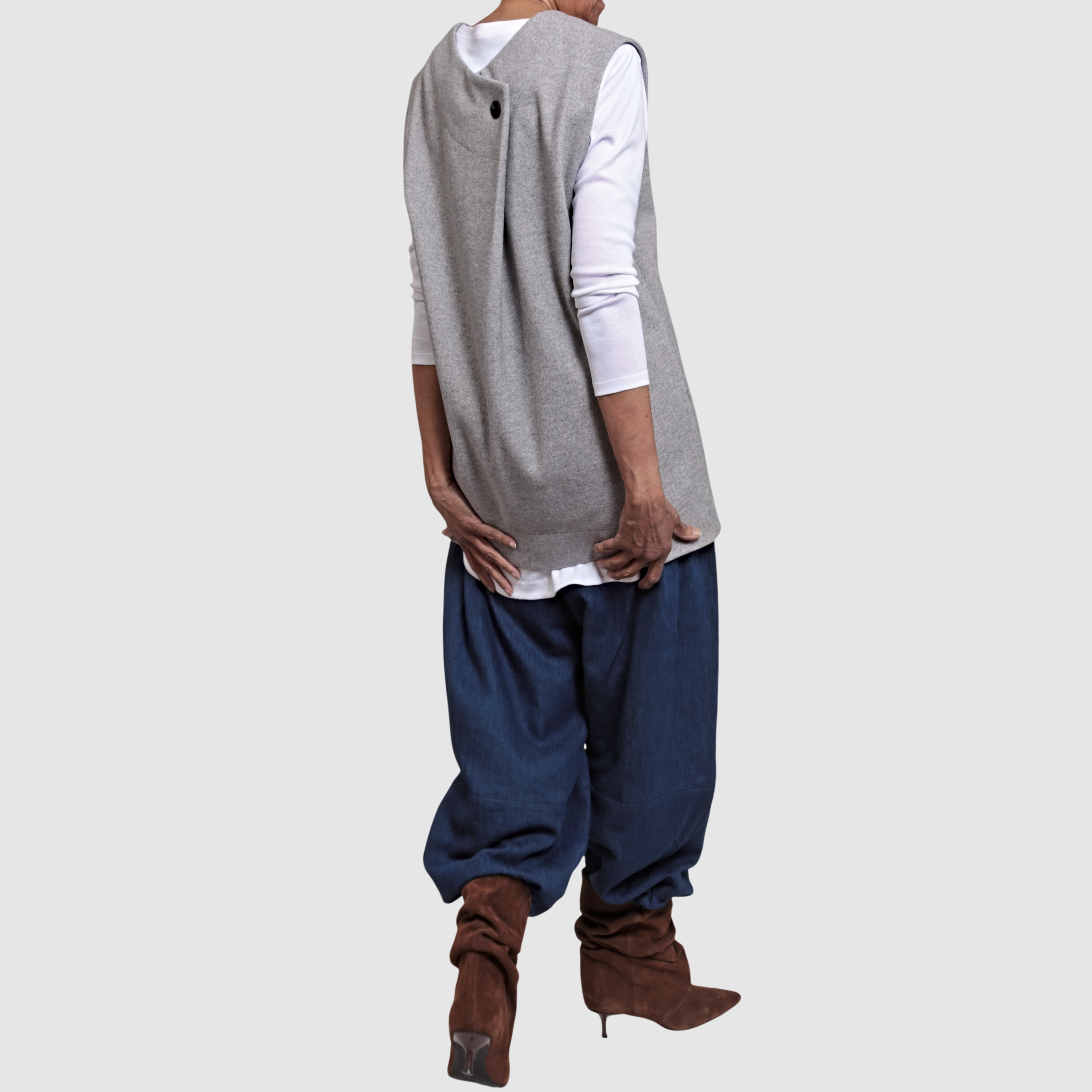 Amira Kansa Vest