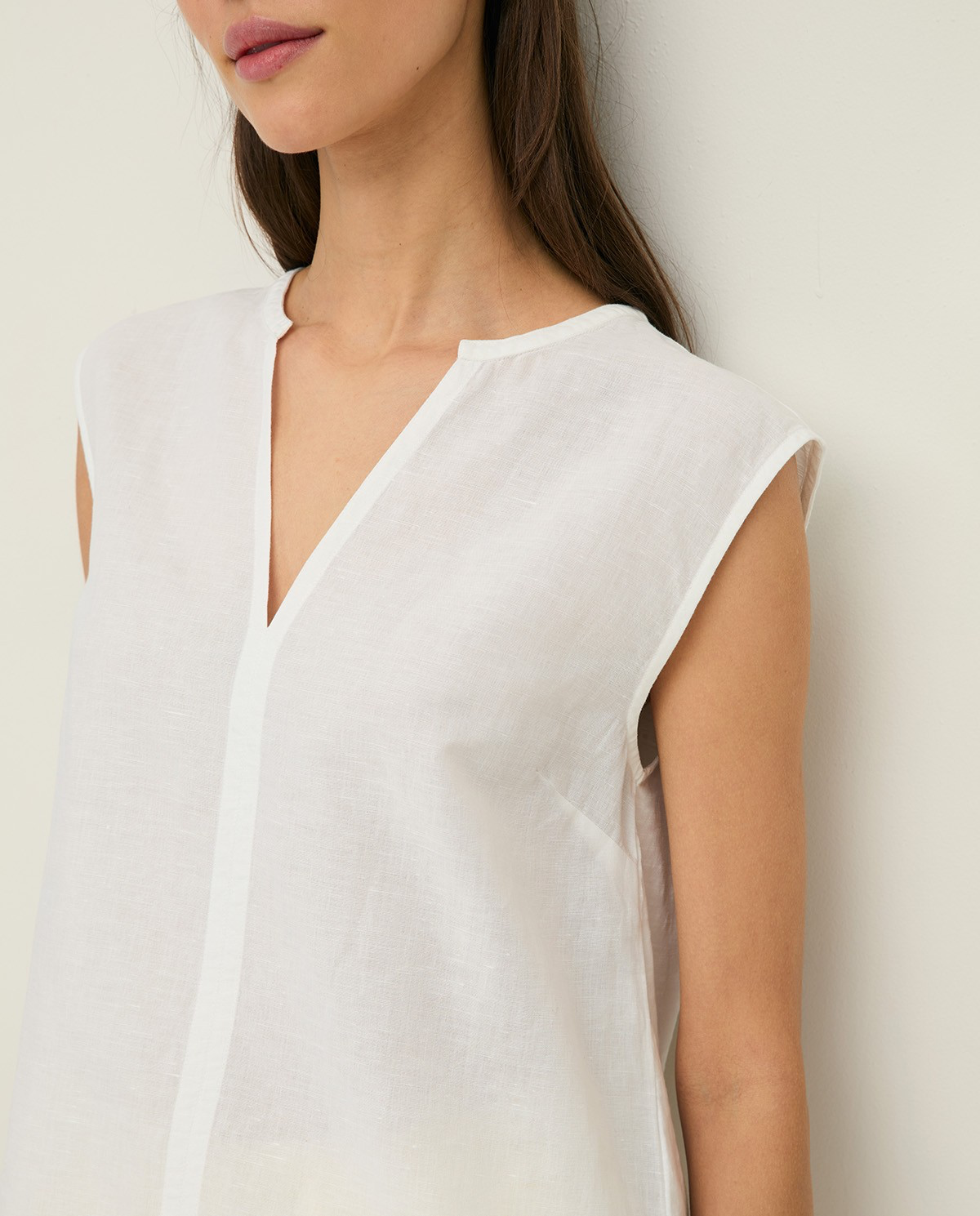 Sleeveless Linen and Cotton Blouse