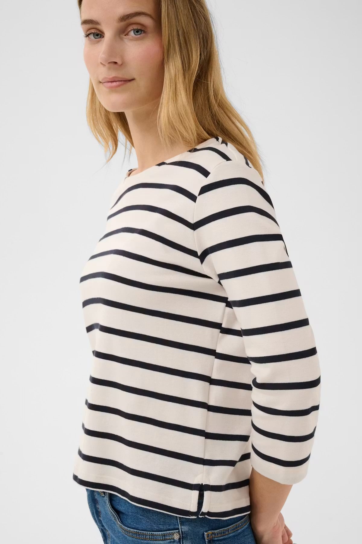 Nela T-Shirt