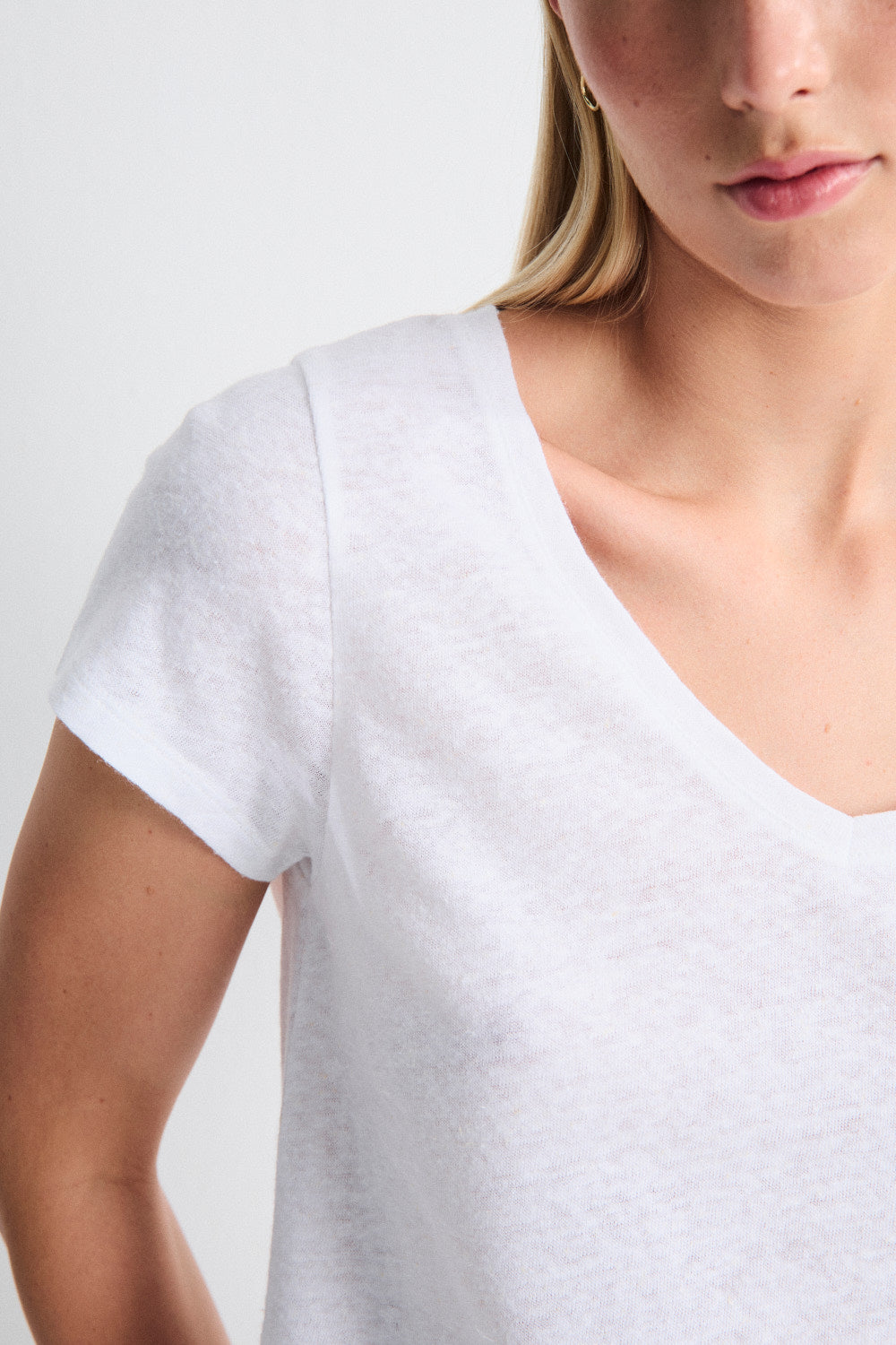Luzara V-Neck Cotton/Linen T-Shirt