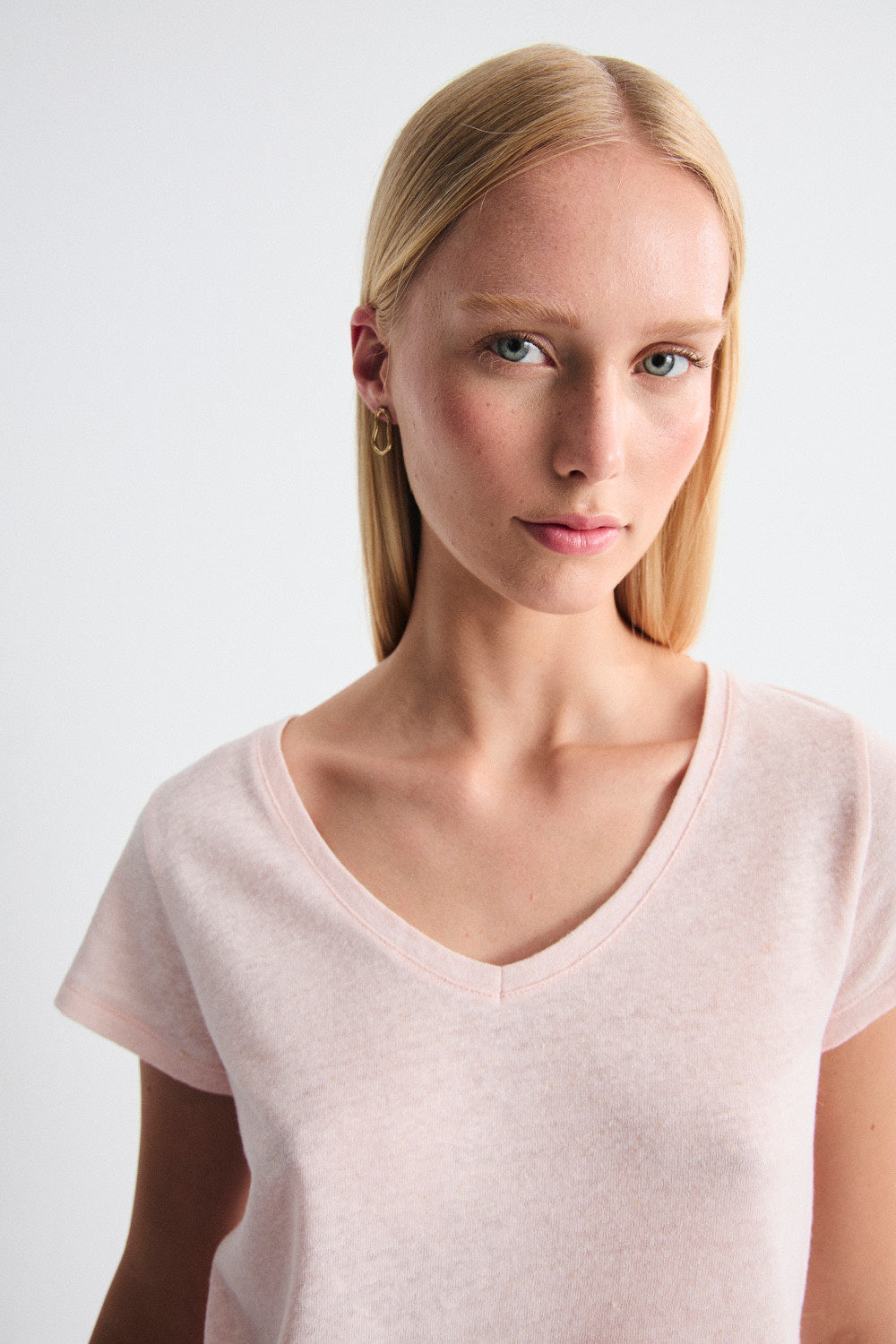 Luzara V-Neck Cotton/Linen T-Shirt