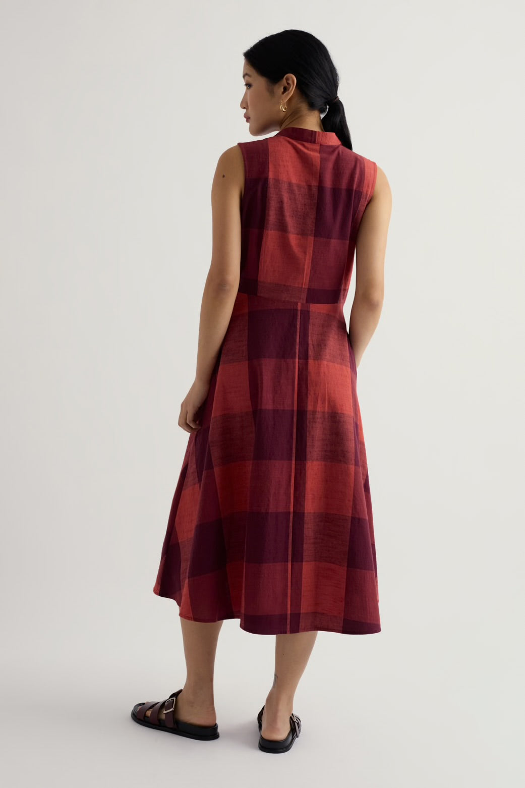 Carved Wood Yarn Dyed Sleeveless Dress