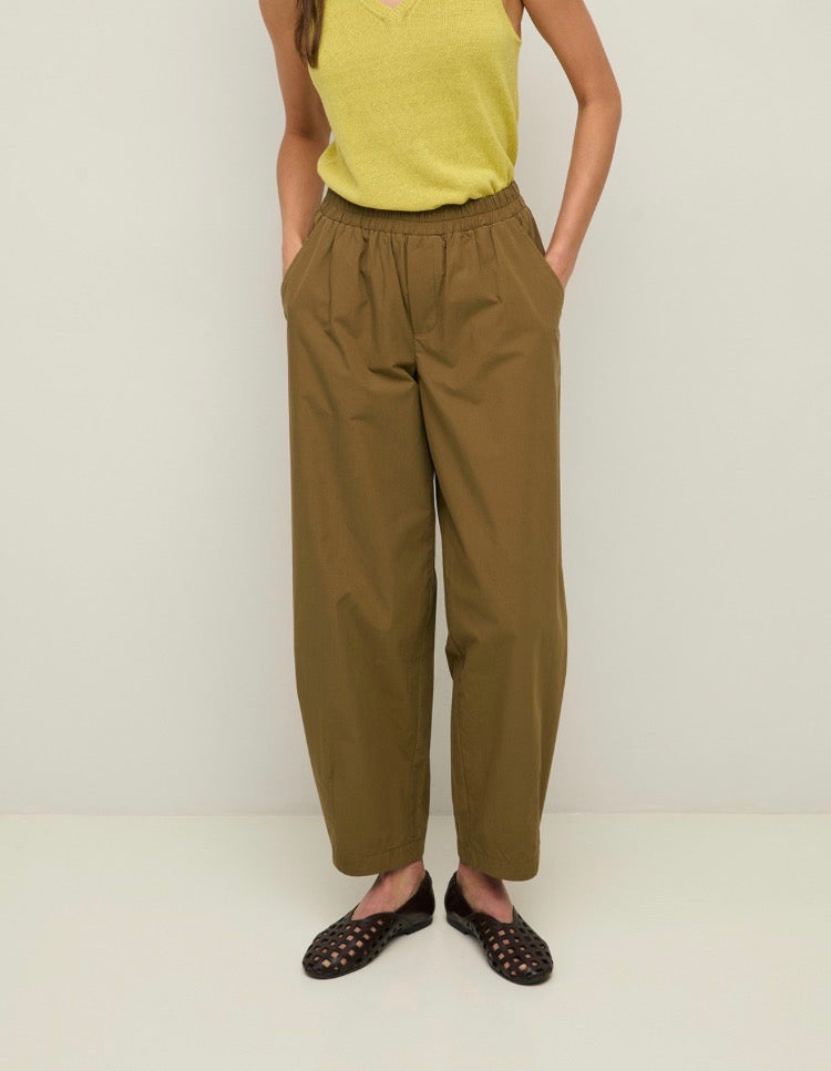 Cotton Trouser with Button at the Hem