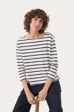 Nela T-Shirt