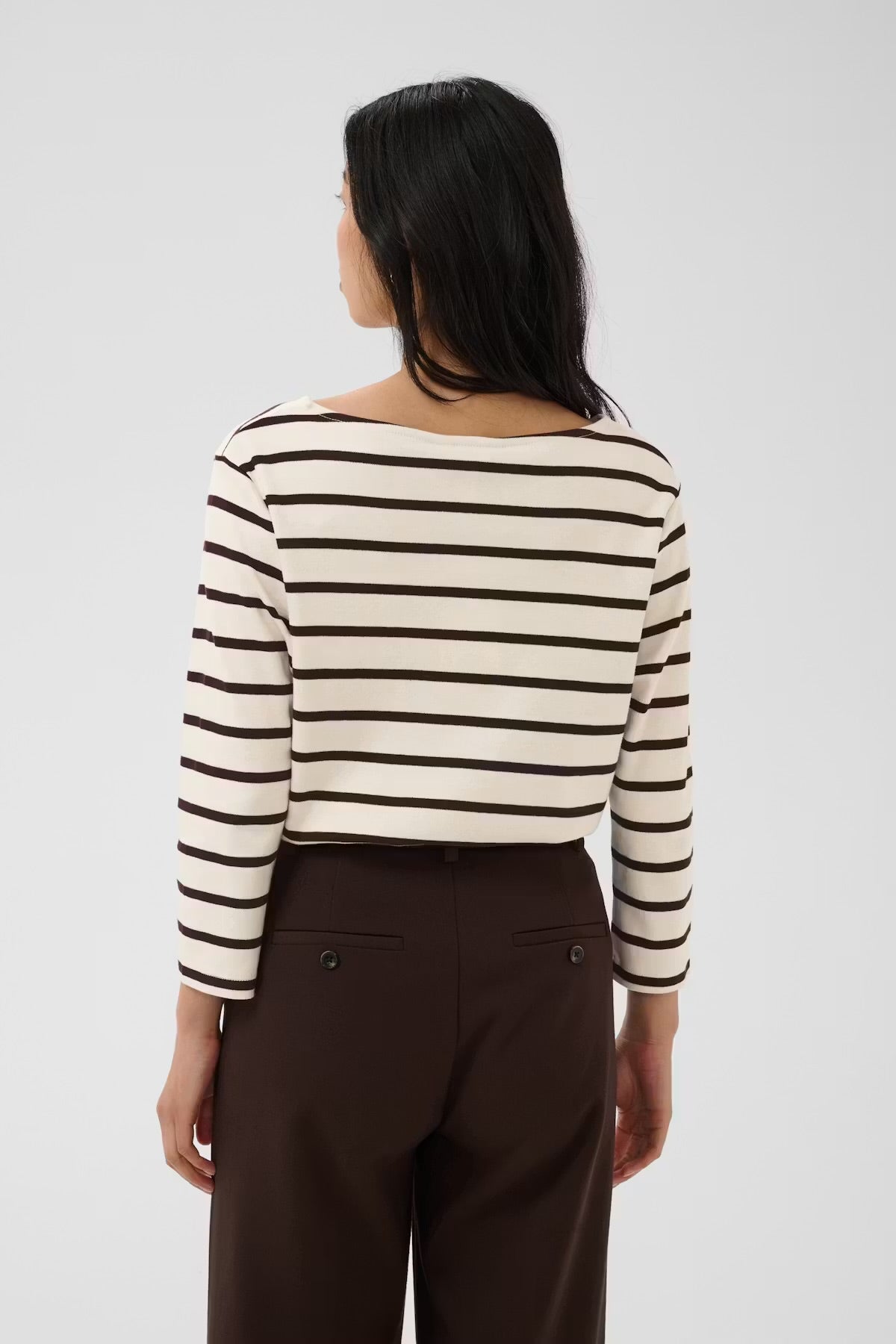 Nela T-Shirt