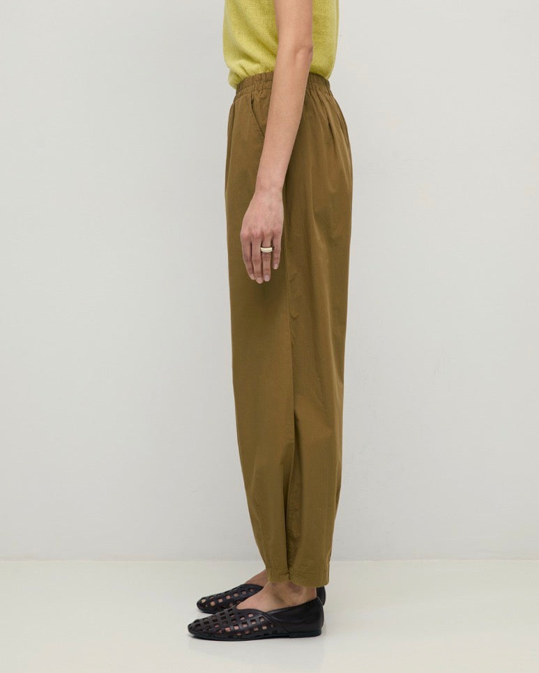 Cotton Trouser with Button at the Hem