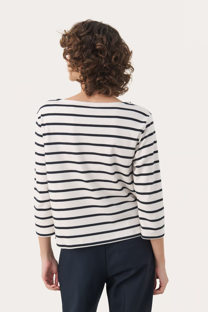 Nela T-Shirt