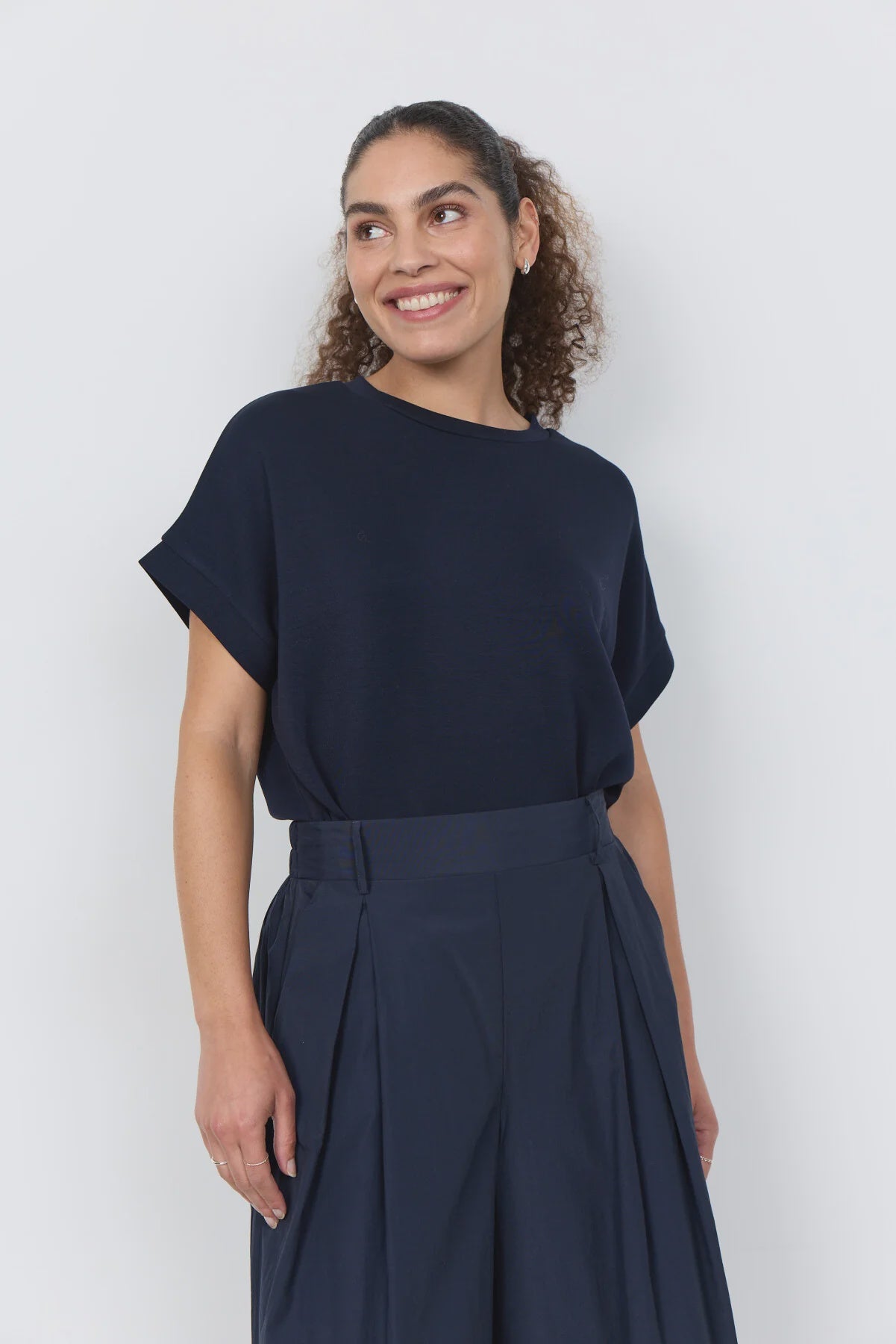 Banu 245 T-Shirt