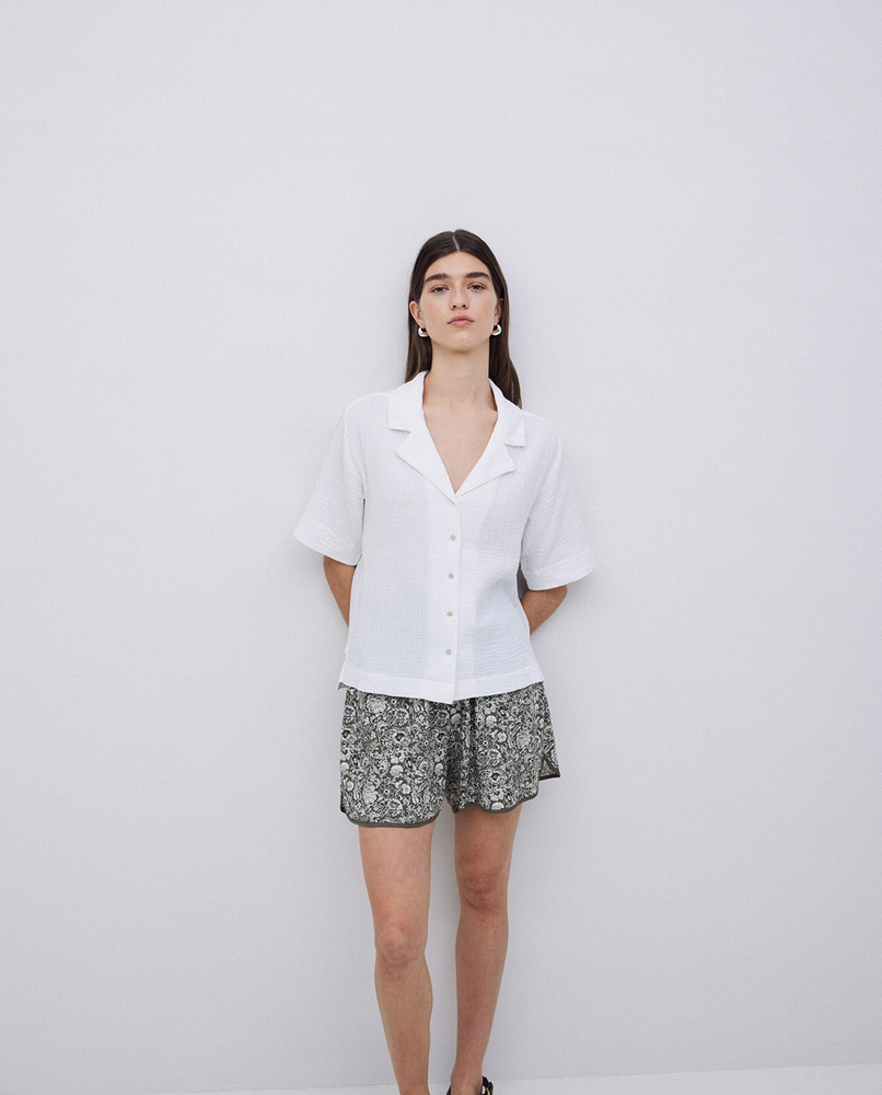 White Two-Material Lapel-Collar Shirt