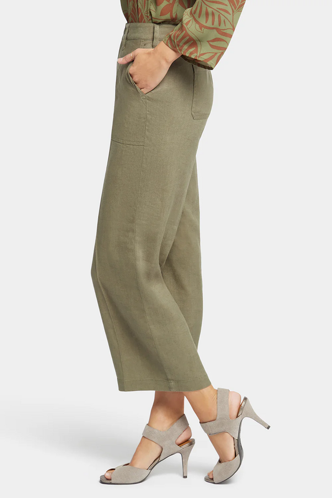 Wide Leg Cropped Cargo Pant