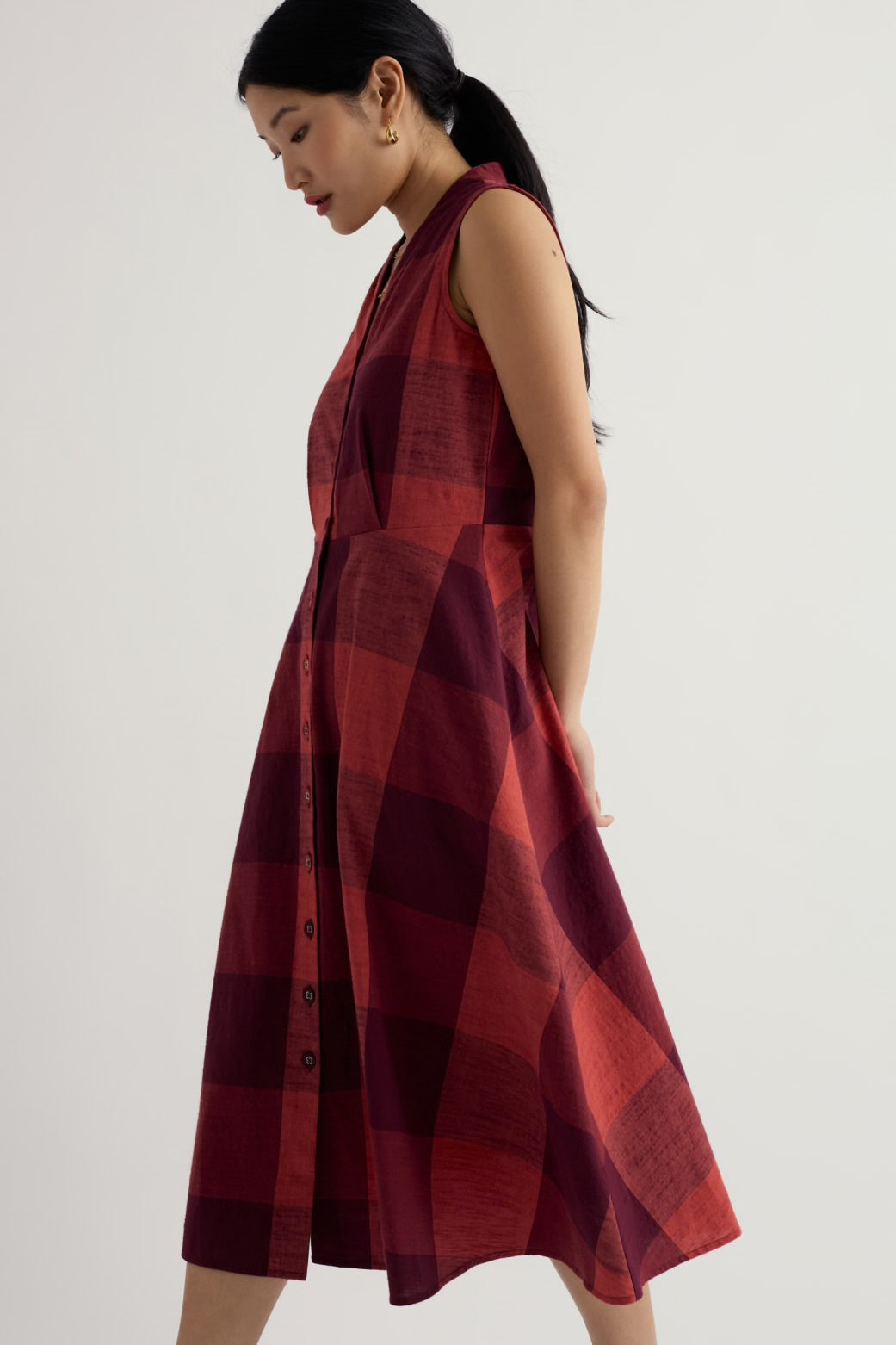 Carved Wood Yarn Dyed Sleeveless Dress