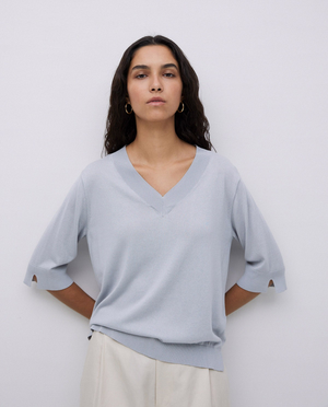 Short Sleeve V-Neck Jumper