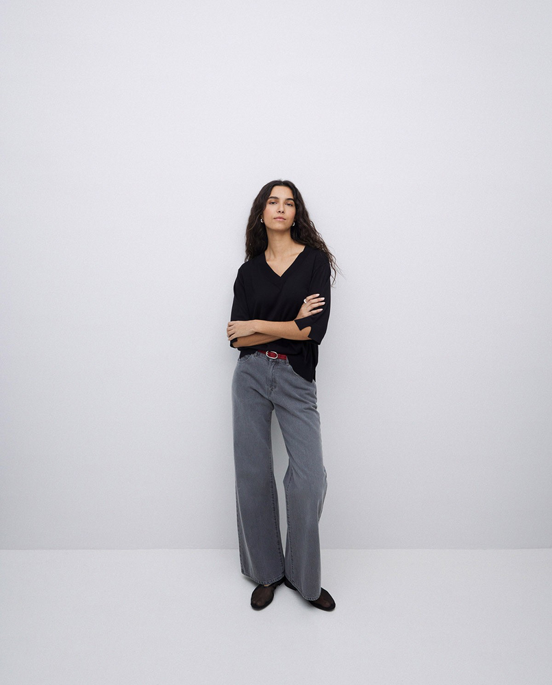 Short Sleeve V-Neck Jumper