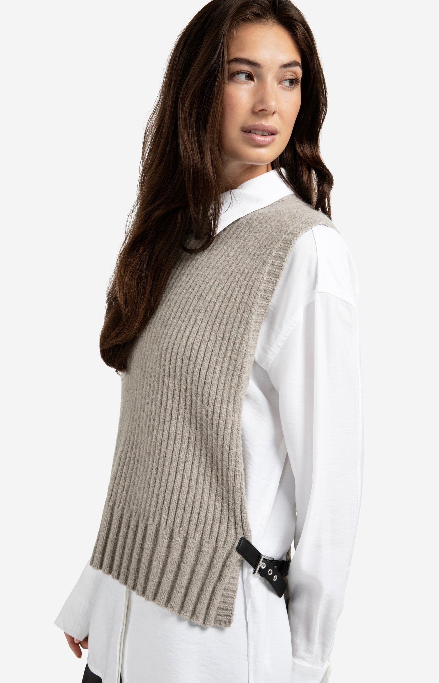 Ribbed Sleeveless Sweater w Side Buckle
