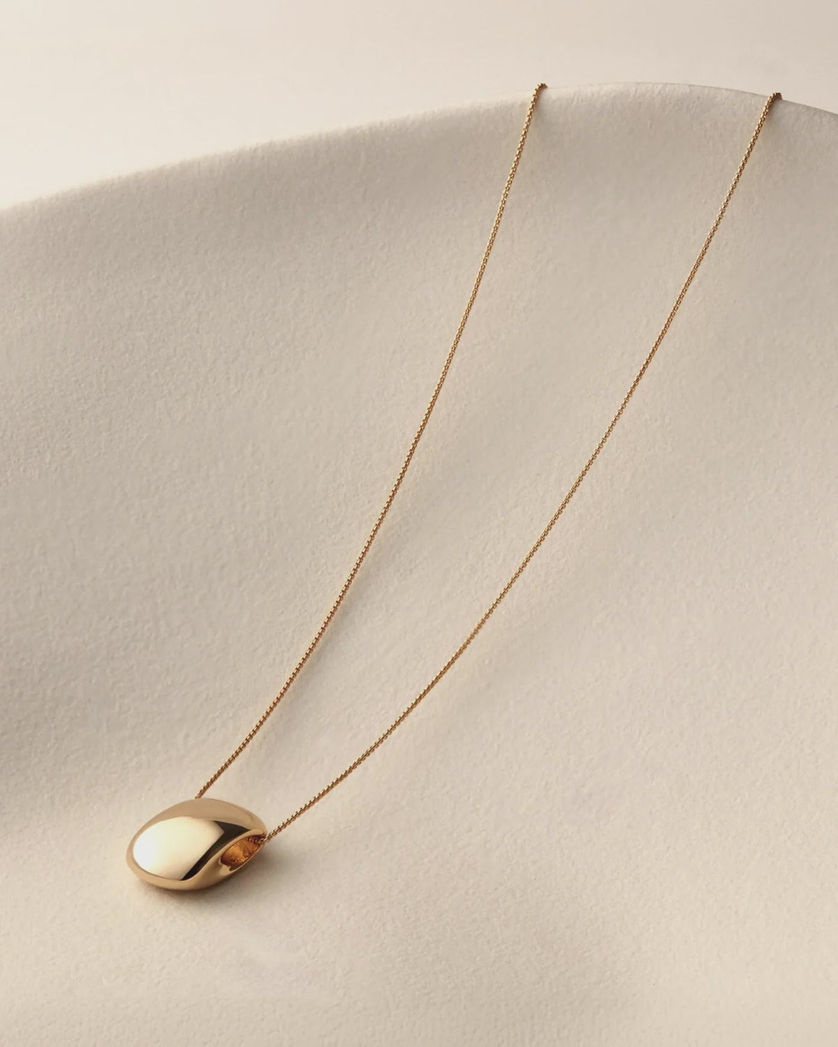 Leon Pendant Necklace