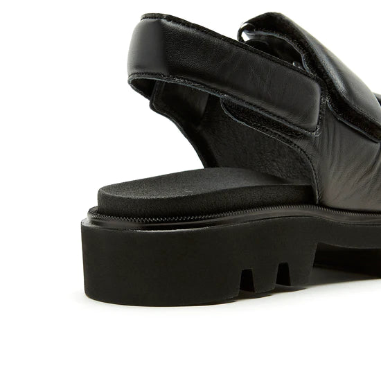 Paloma Sandal
