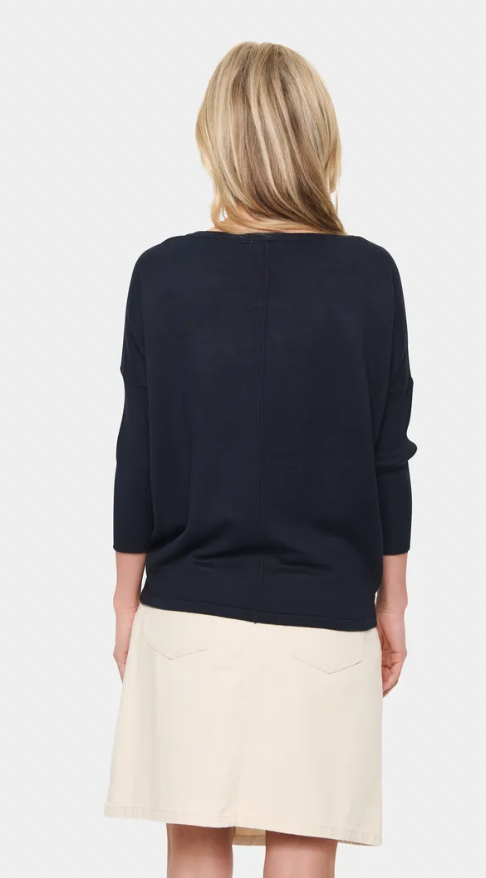 Mila R-Neck Pullover