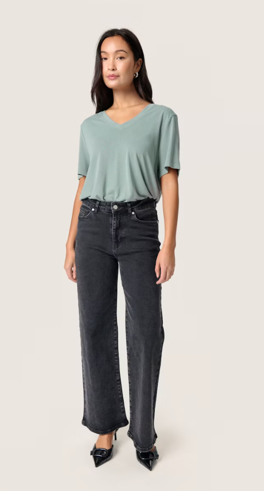Columbine V-Neck