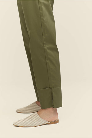 Manso Straight Pants with Detail