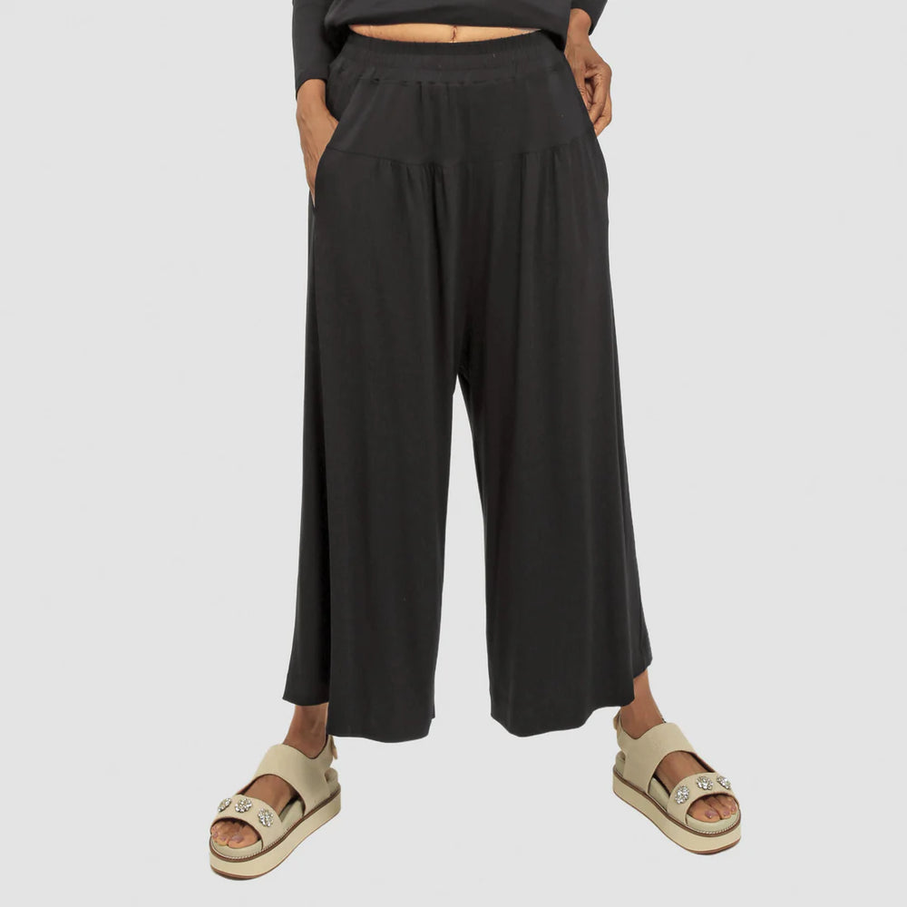 Halo Gemma Crop